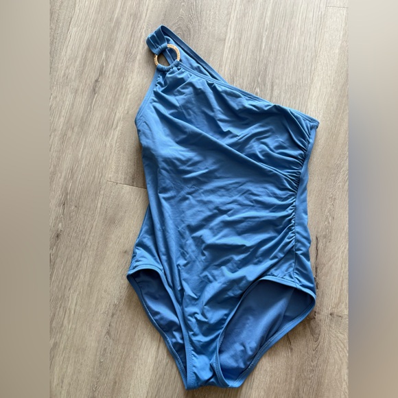 MICHAEL Michael Kors Other - MICHAEL Michael Kors One Shoulder Underwire One Piece Swimsuit - Hardware Solids